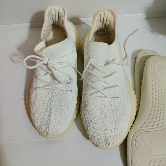adidas Yeezy Boost 350 V2 Cream White Triple White - Picture 8 of 17